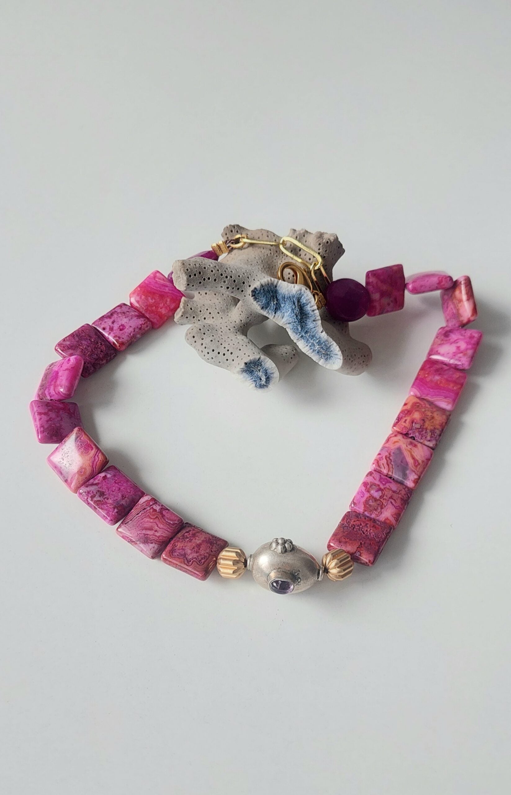 Carola Collar