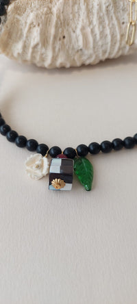 Collar Choker Tea