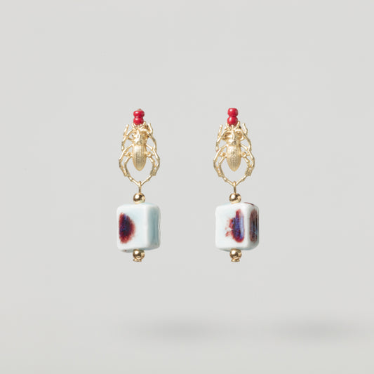 Pendiente Escarabajo Azul